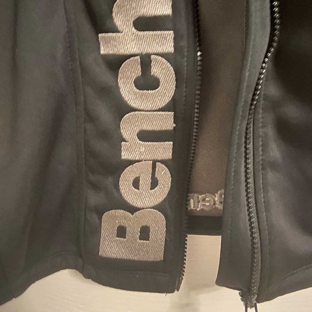Bench Coat - Picture 3 of 4